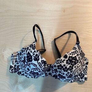 Victoria’s Secret ( Secret Embrace) Push-up Bra 36 D